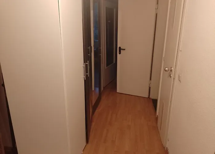 Zimmer In Weisshausstrasse In Einer Wohnung